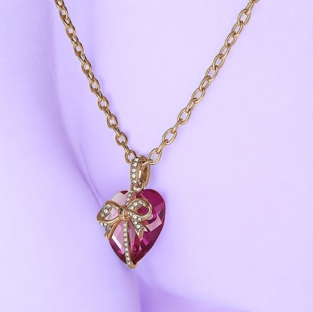 Juicy Couture Gold Tone Womens Pink Crystal Alloy Bow Heart 18" Pendant Necklace